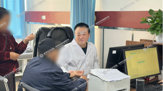 成华东区医院黄宏主任:中医古法治肿瘤,两月助患者实现缩瘤突破